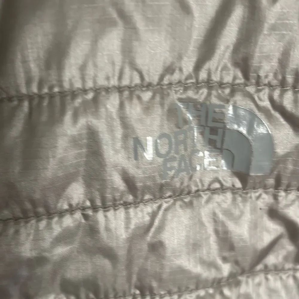 The North Face Packable Puffer Jacket - Picture 5 of 10